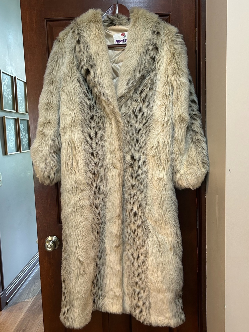 Vintage 1970s Monterey Fashions Cream Faux Fur Full Length Coat Sz 16